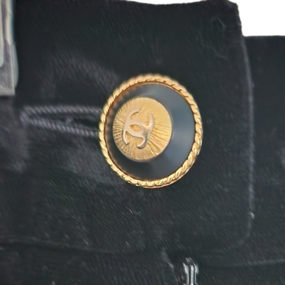 Preowned Chanel Velvet Pants. - Picture 4 of 6